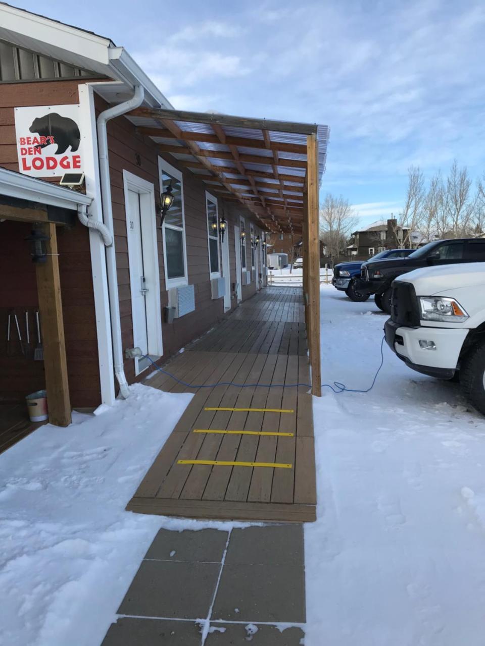 Bear'S Den Lodge Shaunavon Exterior foto